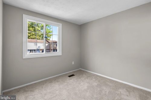 1365 Elm Grv Cir, Silver Spring MD 20905-6060 exterior