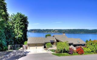 8361 9th St, Tacoma, WA 98406-8454