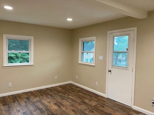 15 Saville St, Windsor CT  06095-4450 exterior