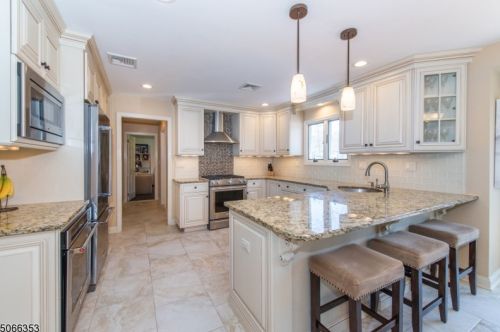 21 Olde York Rd, Dover NJ  07869-2717 exterior