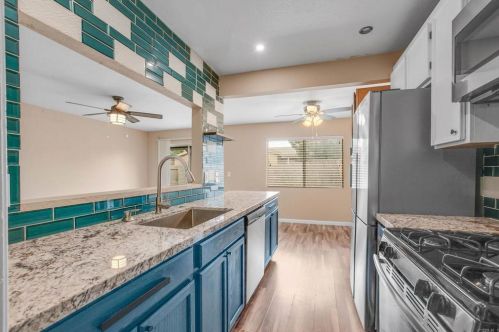 4621 Calle Del Palo, Oceanside CA  92057-5217 exterior
