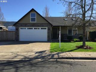6685 Simeon Dr, Springfield, OR 97478-2103