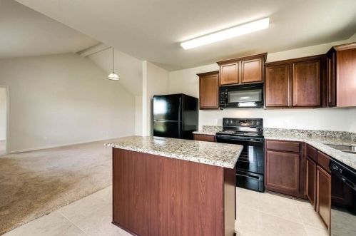 1613 Park Trails Blvd, Princeton TX  75407 exterior