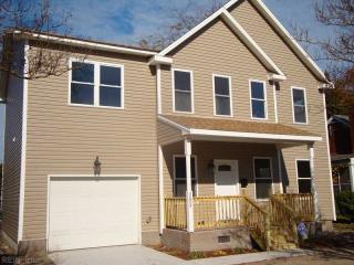 2604 Beachmont Ave, Norfolk, VA 23504-3704