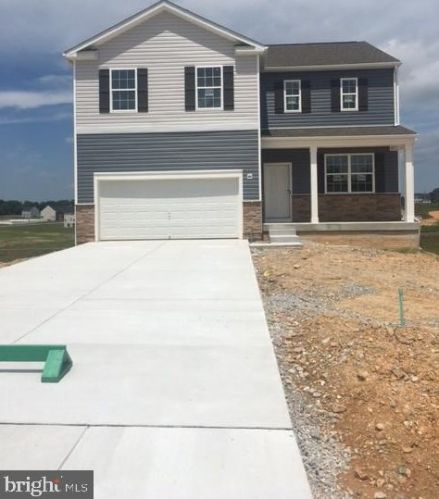 171 Knobby Hook, Hanover, PA 17331-8951