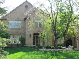 8264 Sanctuary Dr, Columbus, OH 43235-4639