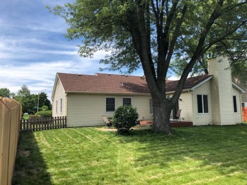 340 Checker Dr, Buffalo Grove IL  60089-1642 exterior