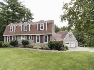 23 Sherry Ln, Hampstead, NH 03841-2317
