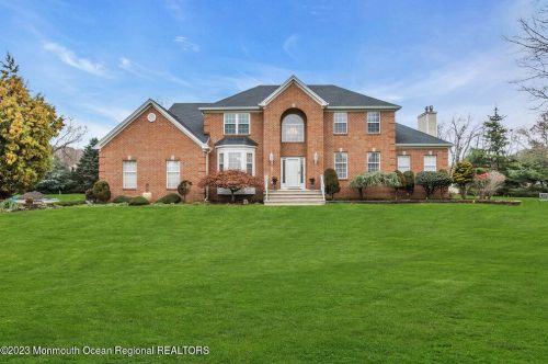 601 Manfre Ct, East Freehold, NJ 07728-9343