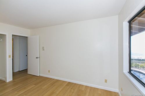1629 Ihiloa Loop, Honolulu HI  96821-1319 exterior