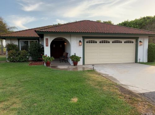 14027 Harvey Ln, Riverside, CA 92503-7428