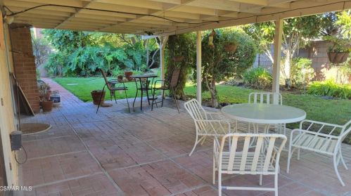 2105 Hurles Ave, Simi Valley CA 93063-2731 exterior