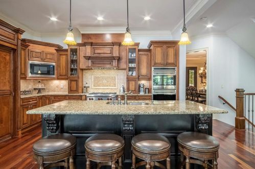 4105 Cougar Pt, Marietta, GA 30066-2185