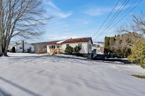 3 Elizabeth Dr, Wantage, NJ 07461-3402