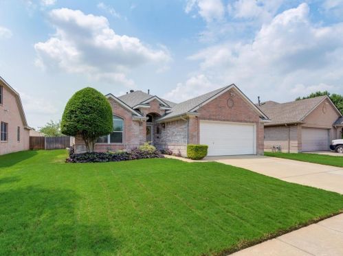 917 Kentucky Derby Ln, Fort Worth, TX 76179-2365