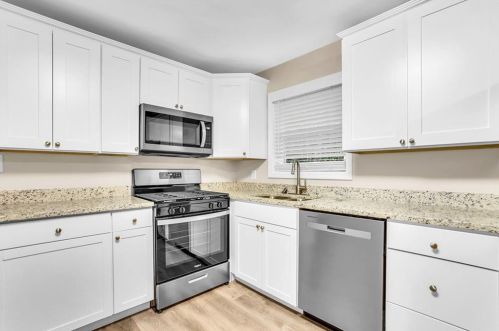 4422 Lovridge Dr, Atlanta GA  30331-6526 exterior