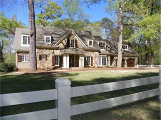 920 Starlight Dr, Atlanta GA  30342-2834 exterior