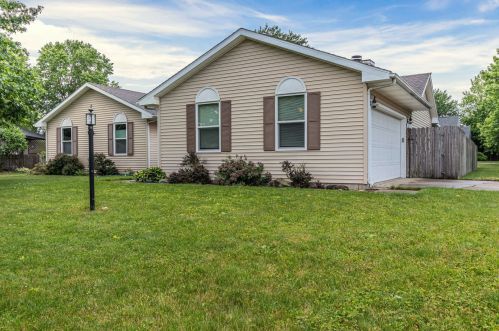 613 Linden Dr, Saint Joseph, IL 61873-9437