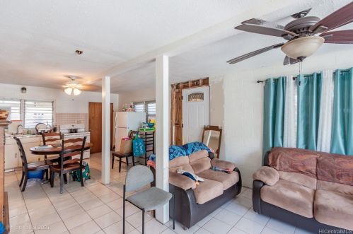 1607 Machado St, Honolulu HI  96819-3728 exterior