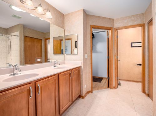 1088 Birchwood Dr, Pingree Grove IL  60140-9107 exterior