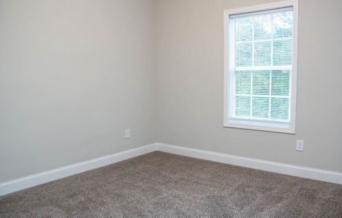 719 Garnett Ward Rd, Hull, GA 30646-3323
