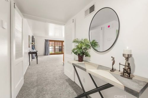 10124 Grovedale Dr, Whittier, CA 90603-1547
