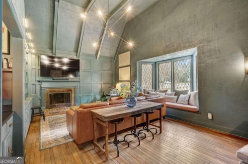 400 Breakwater Rdg, Atlanta GA  30328-1808 exterior