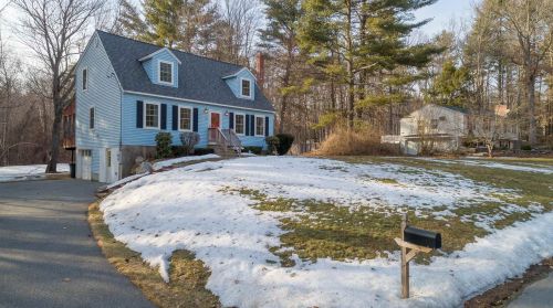 35 Sheldon Rd, Derry, NH 03038-5727