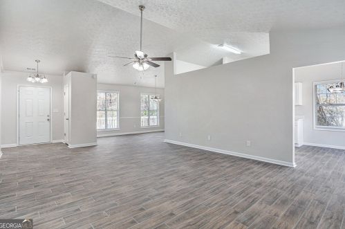 5858 Mistyview Dr, Rex GA 30273-1153 exterior