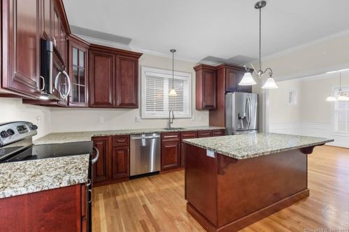 85 Nutmeg Cir, Colchester CT  06415-2314 exterior