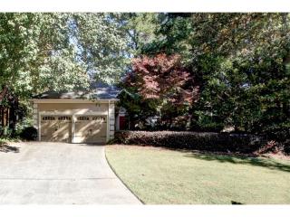 3611 Broken Arrow Dr, Holly Springs, GA 30189-6165