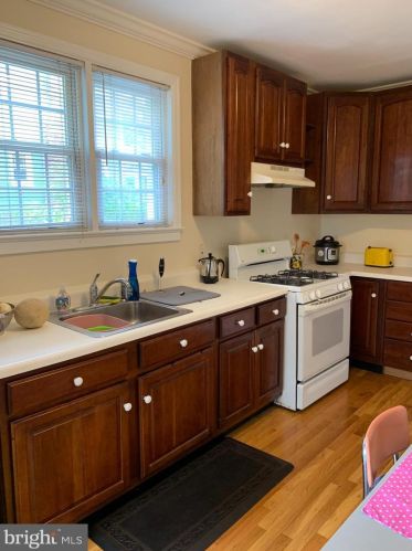 115 Maple St, Princeton NJ  08542-3849 exterior