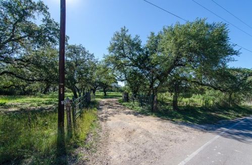 15100 Fitzhugh Rd, Austin, TX 78736-6317