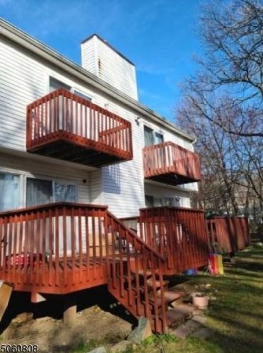 12 Marc Ct, Netcong, NJ 07857-1632