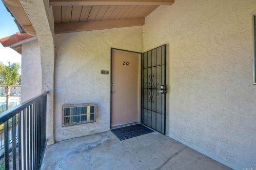 232 Candice Pl, Vista CA  92083-1984 exterior