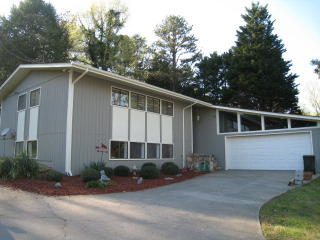 411 Carson Dr, Dalton, GA 30720-4407