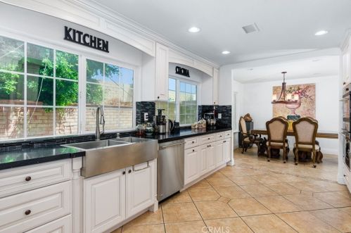 7385 Calle Granada, Anaheim CA  92808-1033 exterior