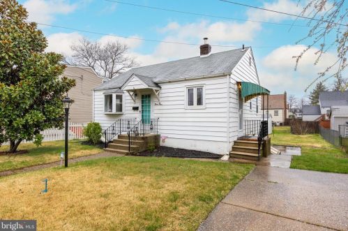 34 Warren Ave, Gloucester, NJ 08031-1718