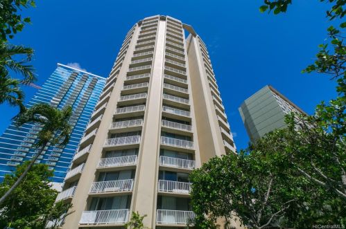 750 Amana St, Honolulu HI  96814-5025 exterior