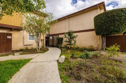 7320 Lennox Ave, Van Nuys CA  91405-2339 exterior