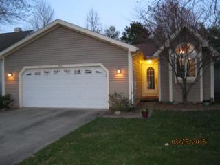 2511 Woodlawn Dr, Charleston IL  61920-4254 exterior