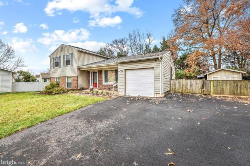 350 Hillwood Ct, Herndon, VA 20170-5313