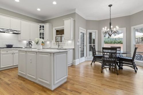 304 Frst Vly Ct, Atlanta GA  30342-2353 exterior