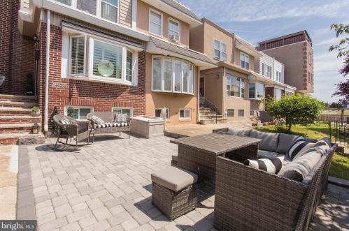 2935 13th St, Philadelphia, PA 19133-1328