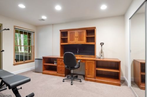 14 Ginger Ct, Princeton NJ  08540-9421 exterior