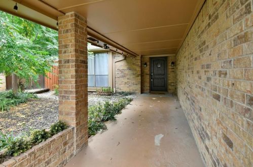 400 Cheyenne Ct, Irving TX  75062-8414 exterior