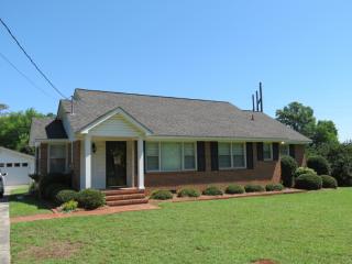 2611 Riverview Rd, Macon, GA 31204-1121