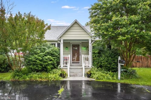 9324 Burke Rd, Springfield VA  22015-3373 exterior