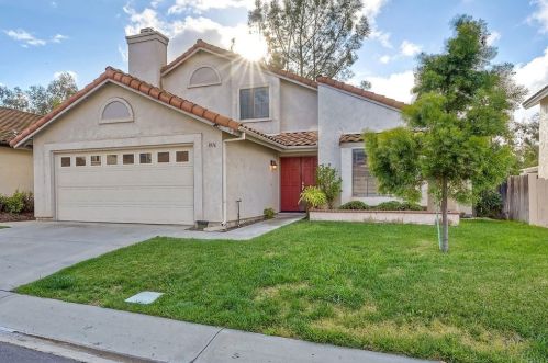 1976 Paseo Del Rey, Vista, CA 92084-2579