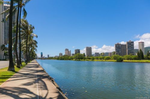 435 Walina St, Honolulu HI 96815-2959 exterior